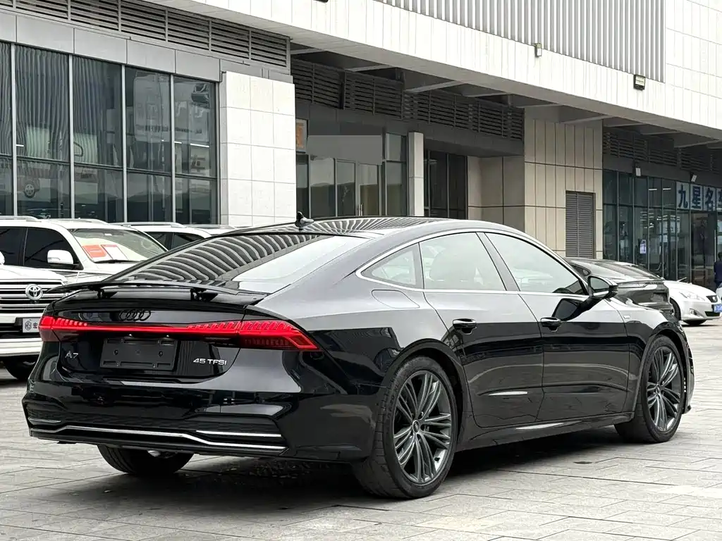 Audi A7 2023 — фото 8