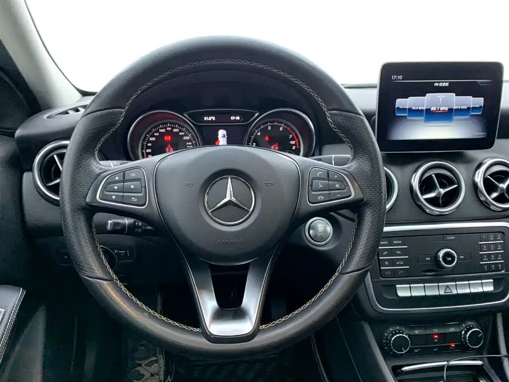 Mercedes-Benz GLA 2019 — фото 19