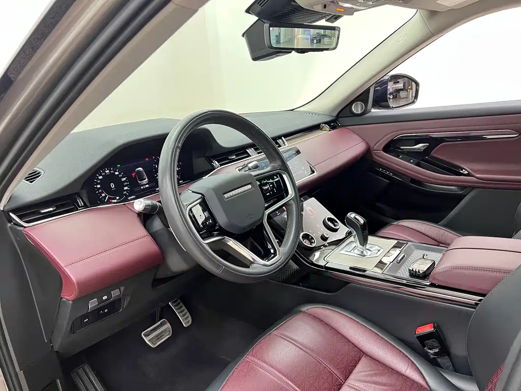 Land Rover Evoque 2021 — фото 16