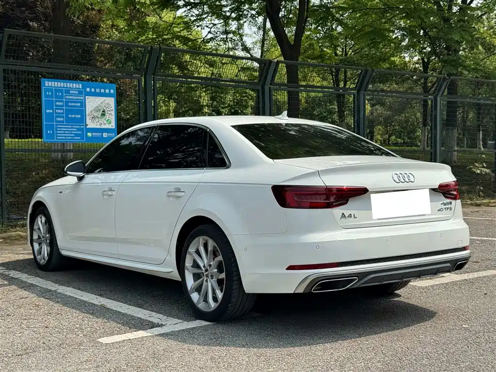 Audi A4L 2019 — фото 12