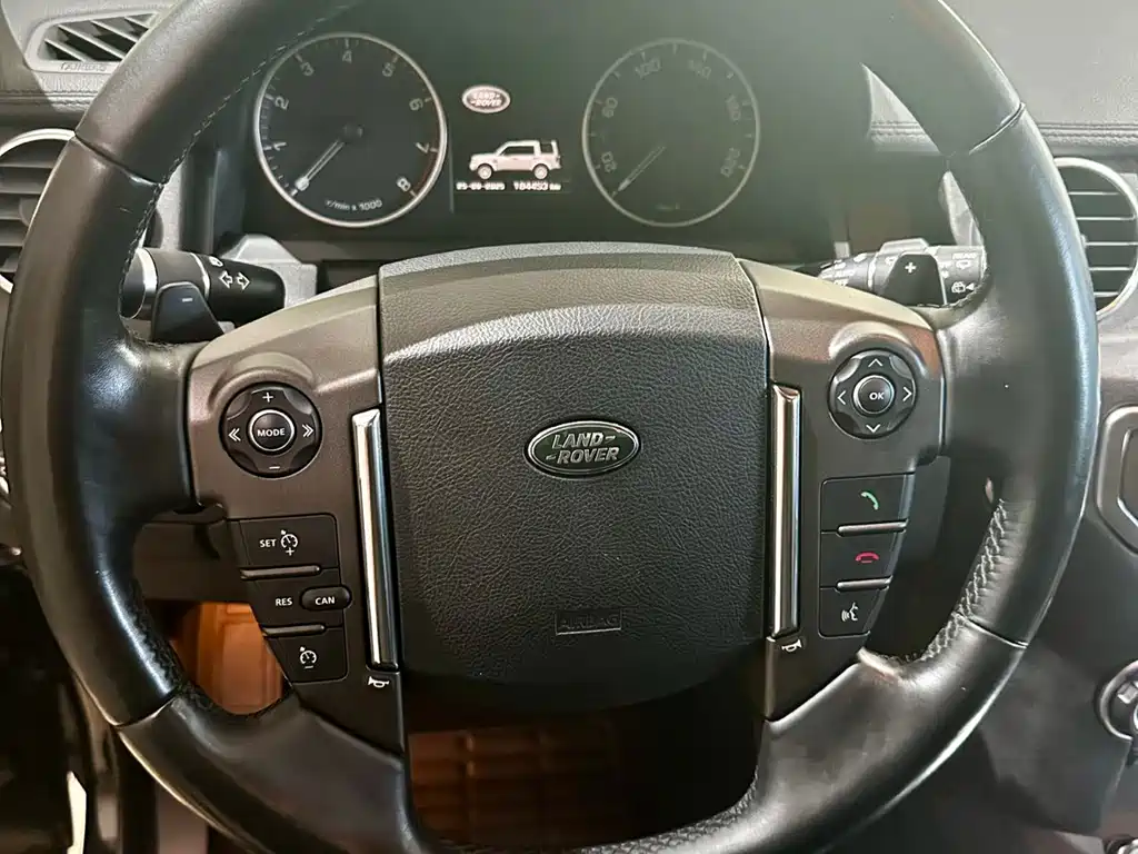 Land Rover Discovery 2016 — фото 12