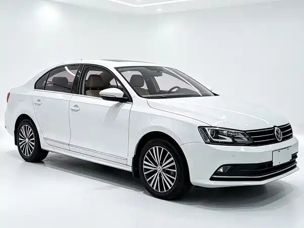 Volkswagen Sagitar 2016