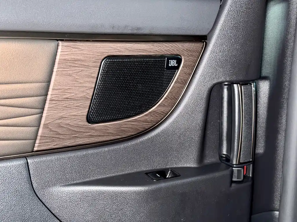 Toyota Vellfire 2025 — фото 9