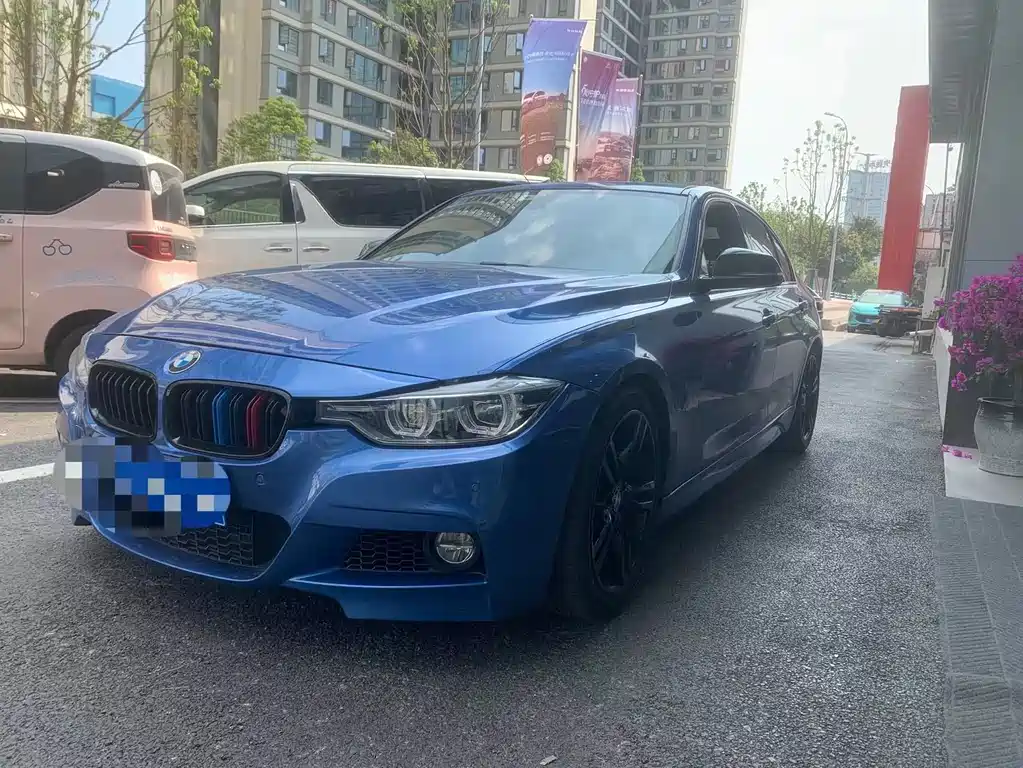 BMW 3 Series 2018 — фото 1