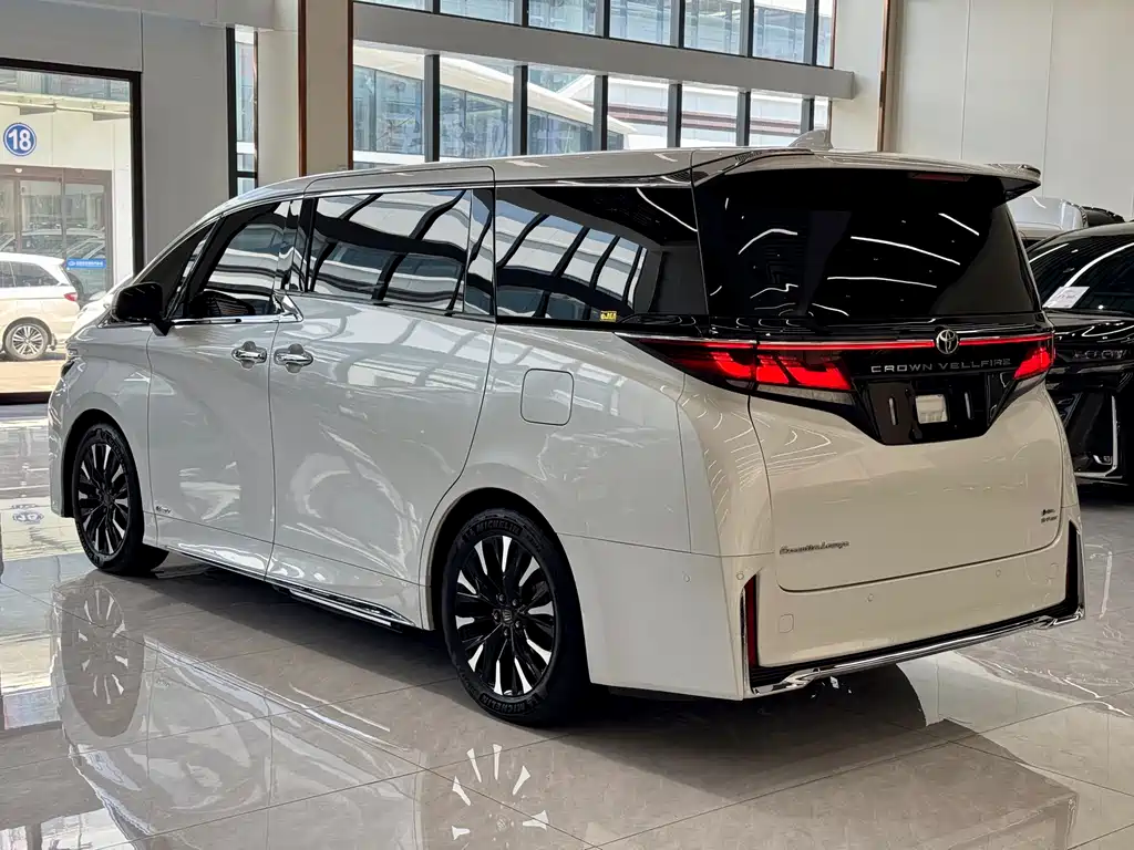 Toyota Vellfire 2025 — фото 16
