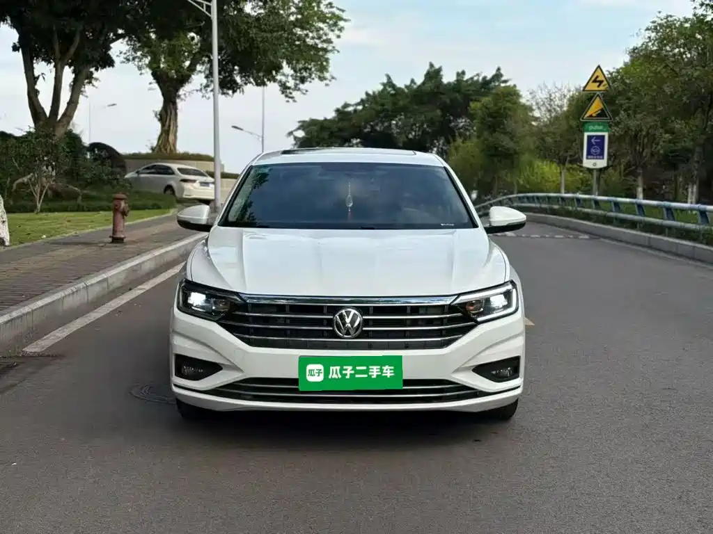 Volkswagen Sagitar 2019