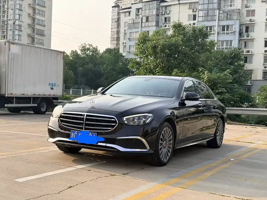 Mercedes-Benz E-Class 2020 — фото 17