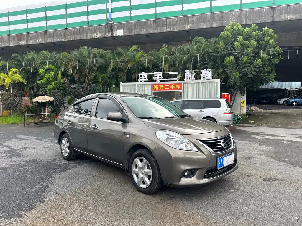 Nissan Sunny 2013