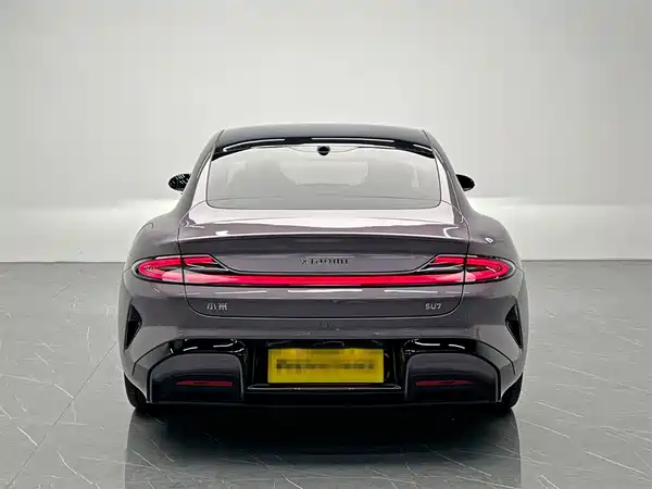 Xiaomi SU7 2024