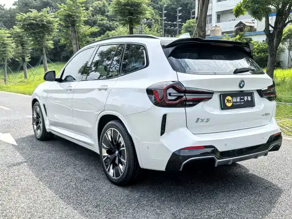BMW iX3 2024