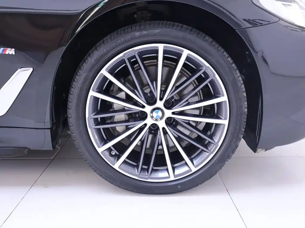 BMW 5 Series 2021