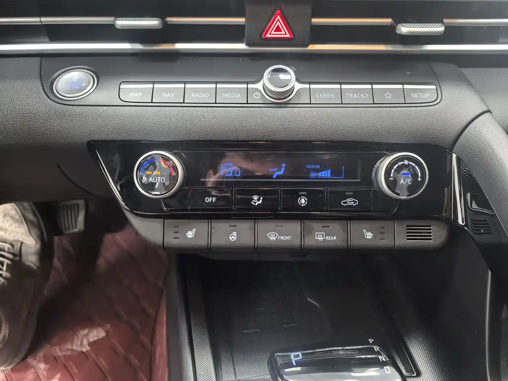 Hyundai Elantra 2024