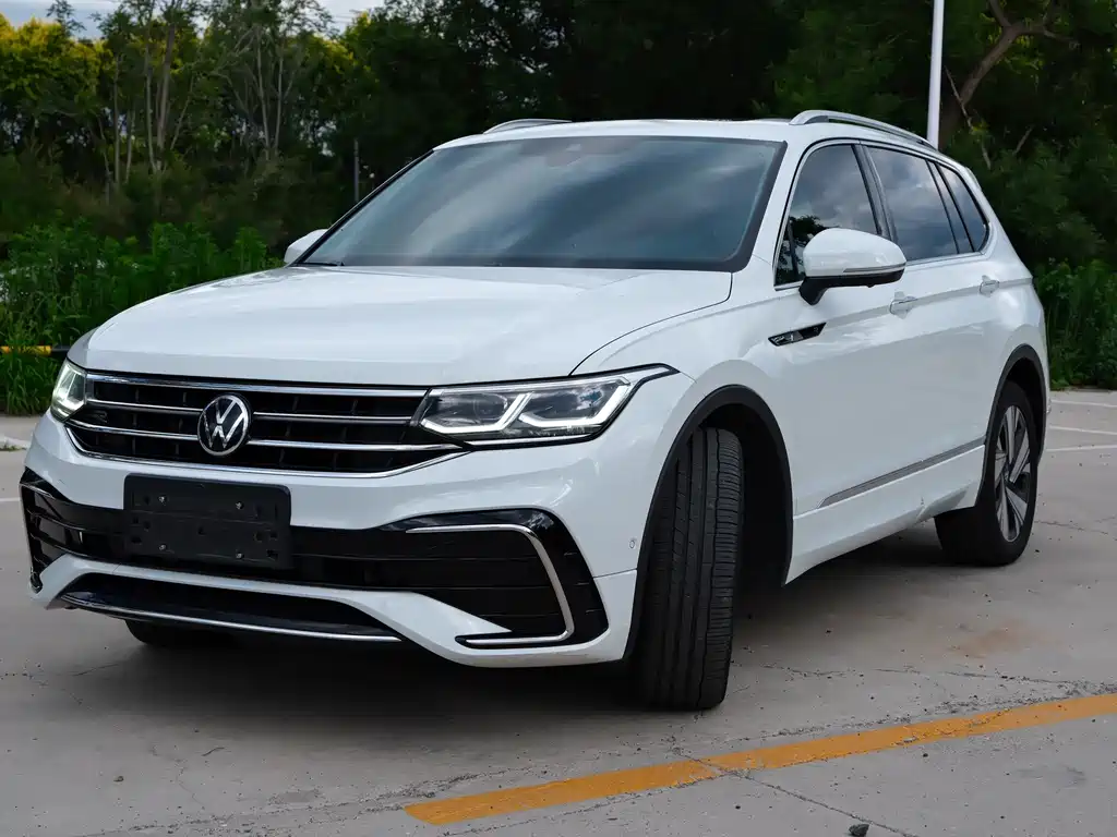 Volkswagen Tiguan L 2023 — фото 2