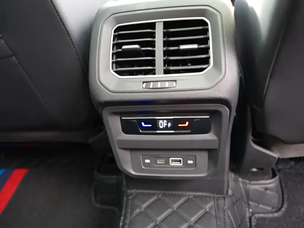 Volkswagen Tiguan L 2023 — фото 12