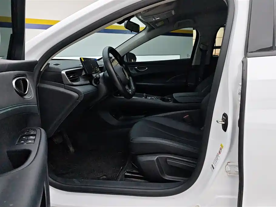 BYD Seal 05 DM-i 2025 — фото 9
