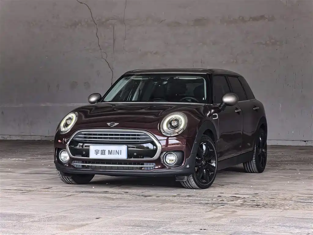 MINI Clubman 2019 — фото 1