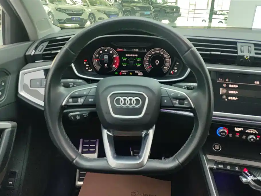 Audi Q3 2022 — фото 15