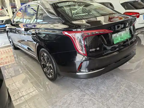 Hongqi E-QM5 2024