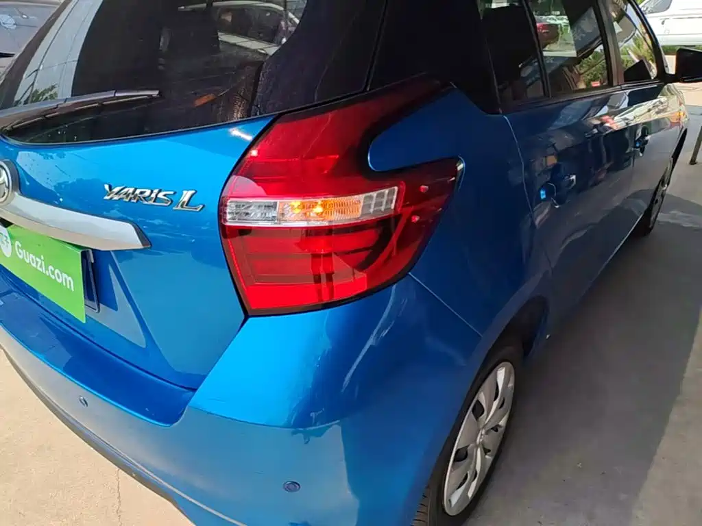 Toyota Yaris L 2018 — фото 8