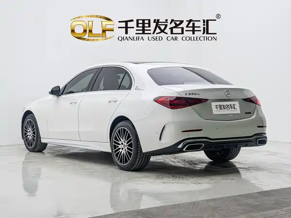 Mercedes-Benz C-Class 2024