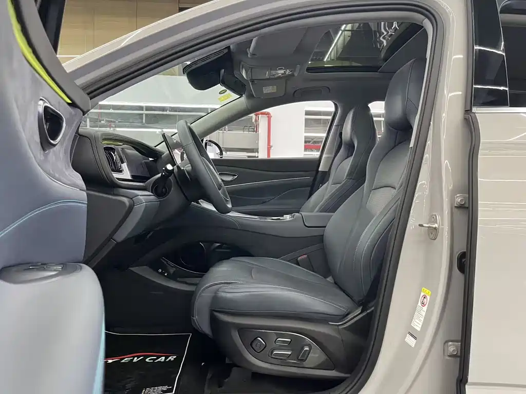 BYD Sealion 07 DM-i 2025 — фото 8