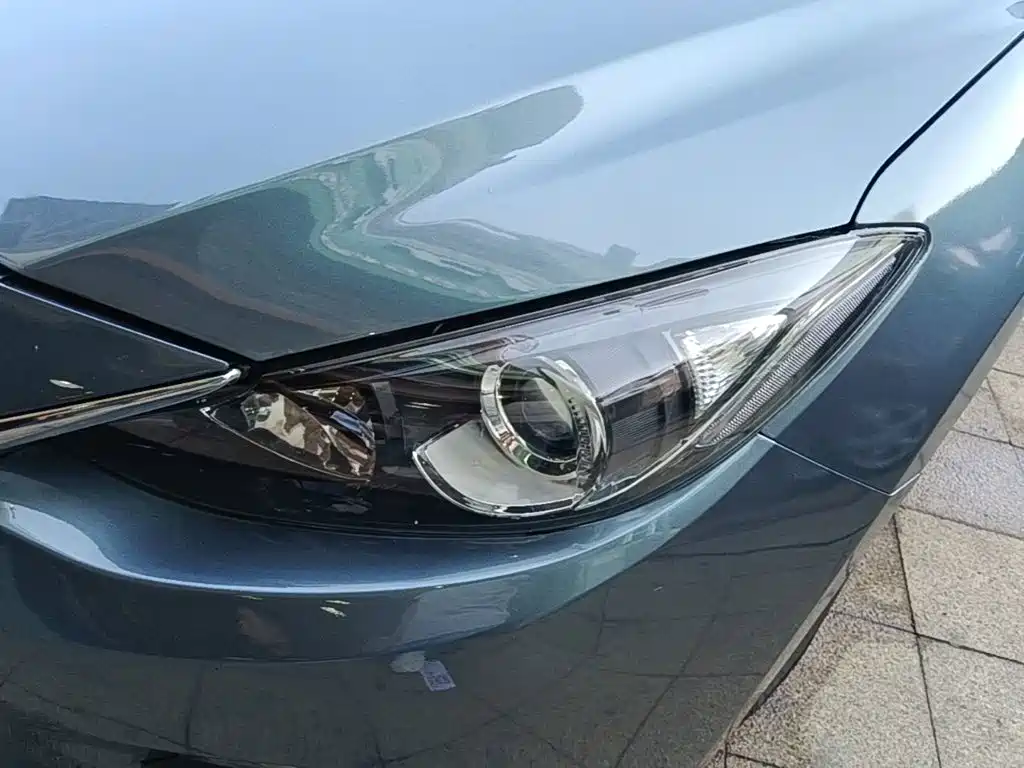 Mazda 3 Axela 2016 — фото 24