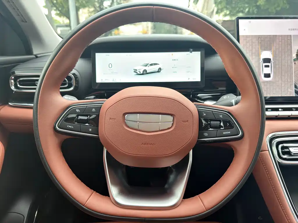 Geely Emgrand 2025 — фото 14