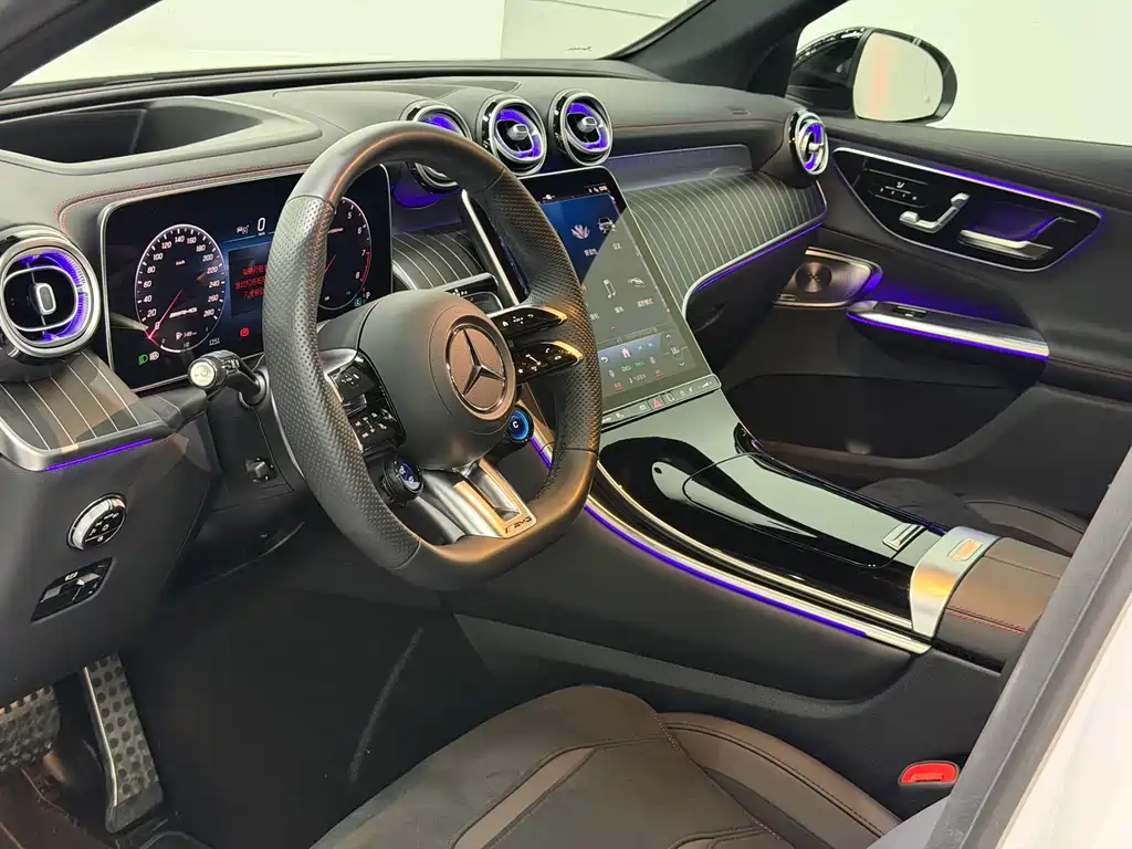Mercedes-Benz GLC AMG 2025 — фото 8