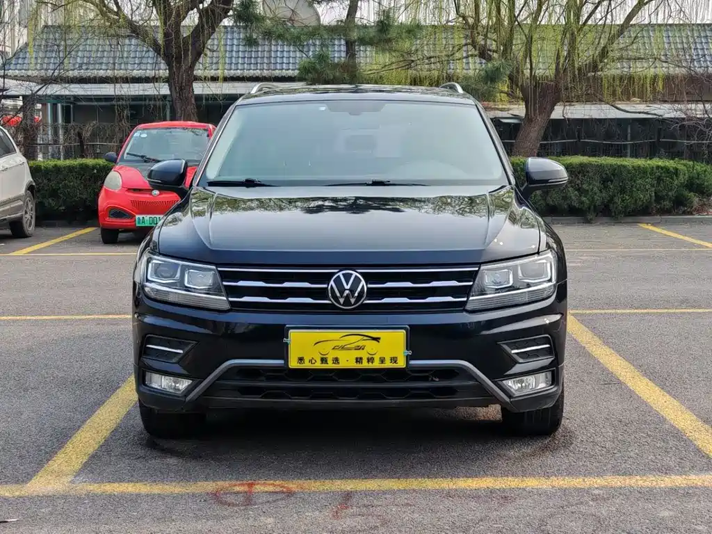 Volkswagen Tiguan L 2020 — фото 2