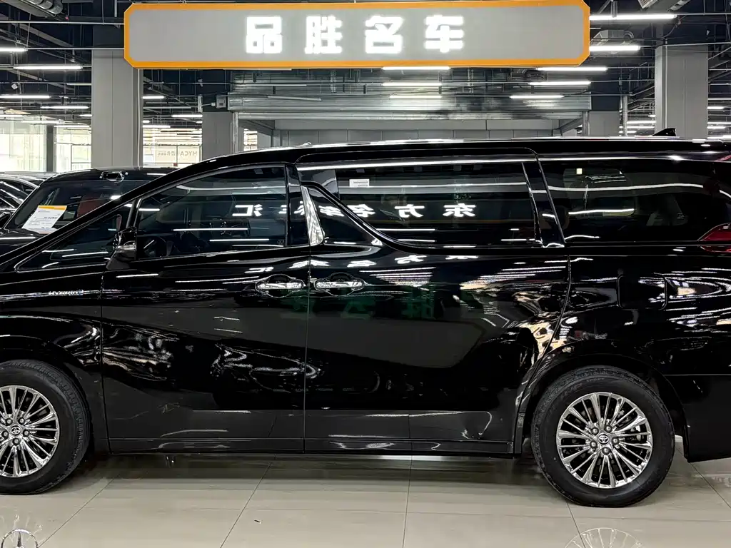 Toyota Alphard 2022 — фото 4