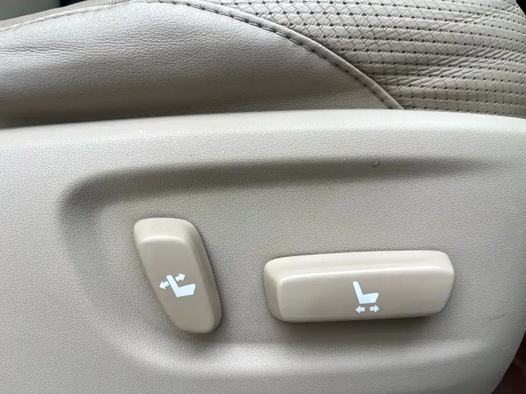 Toyota Prado 2012 — фото 27