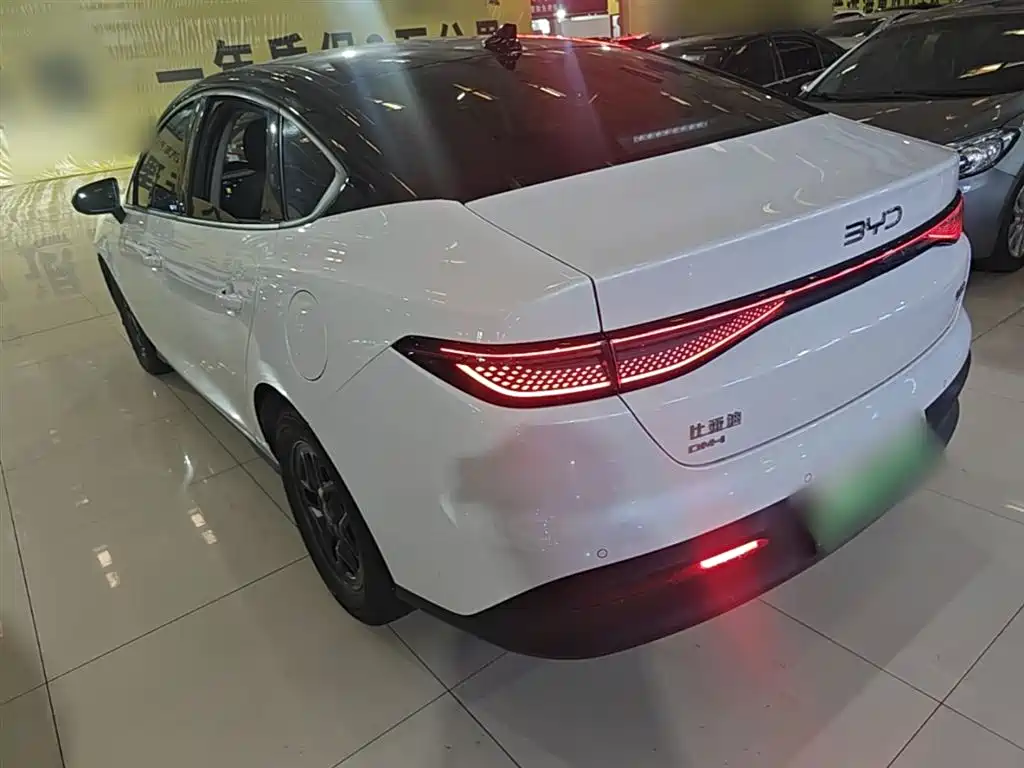 BYD Seal 05 DM-i 2025 — фото 5