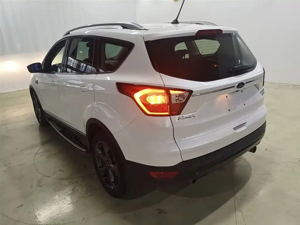 Ford Kuga 2019 — фото 5