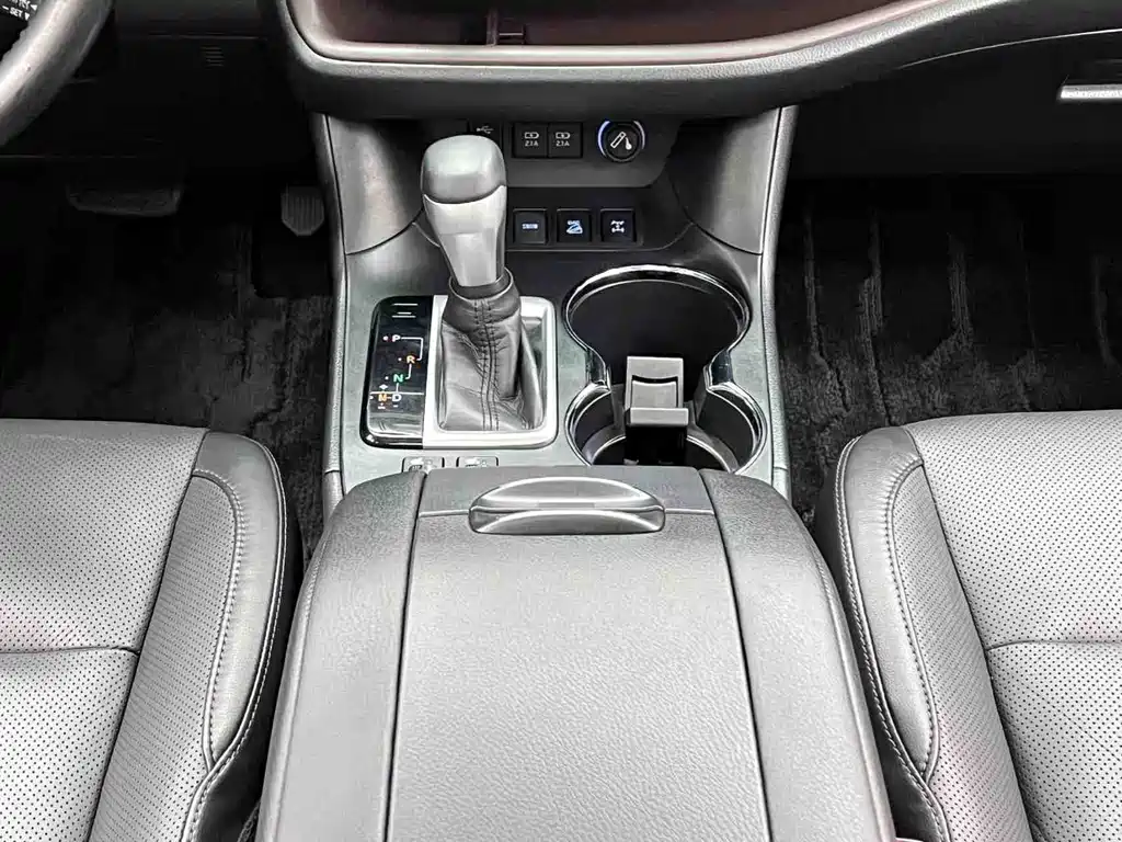 Toyota Highlander 2020 — фото 17