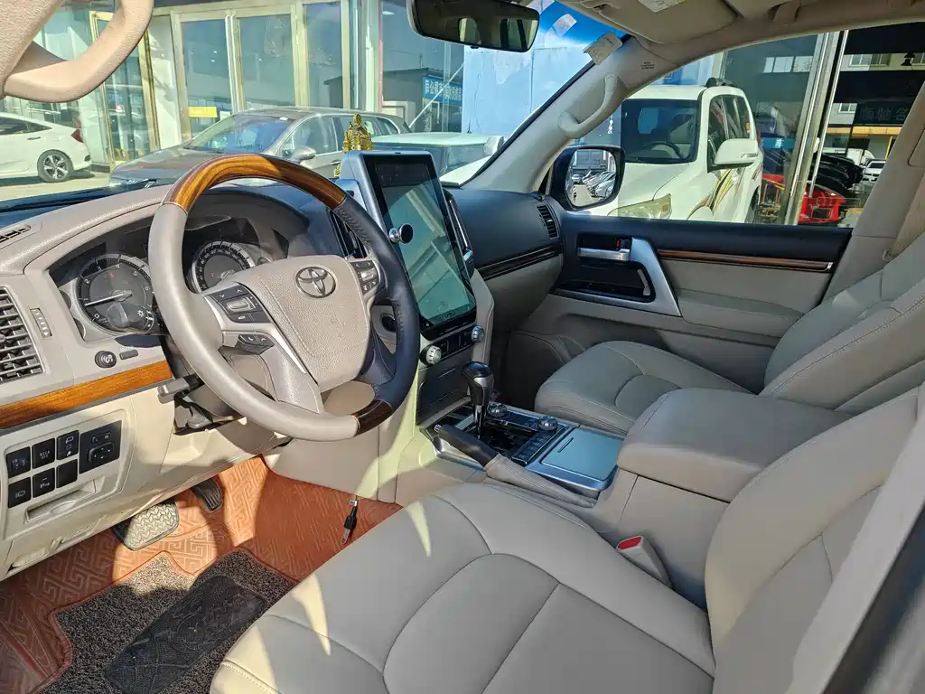 Toyota Land Cruiser 2018 — фото 4