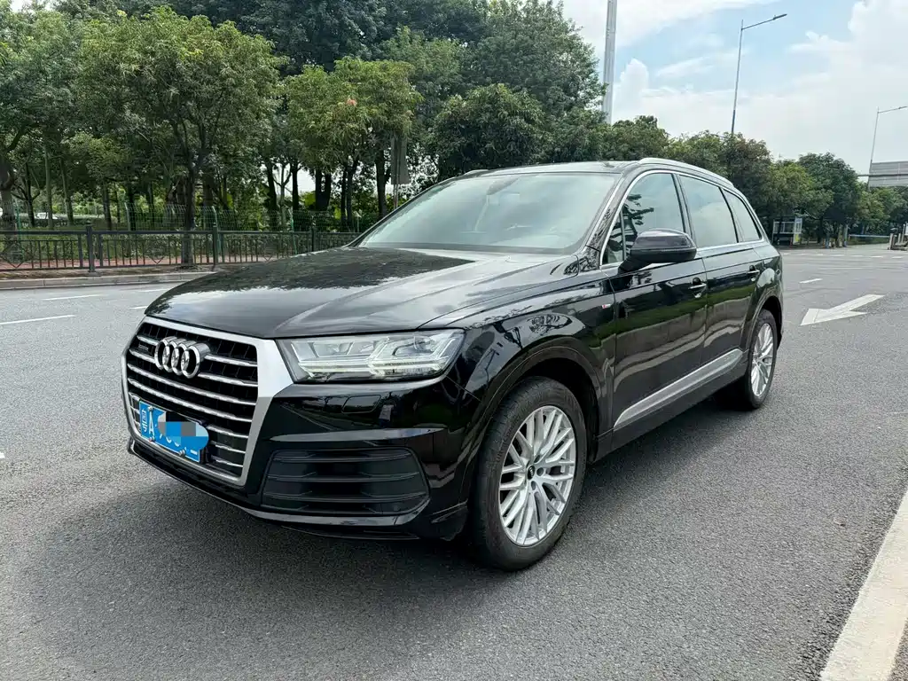 Audi Q7 2016 — фото 1