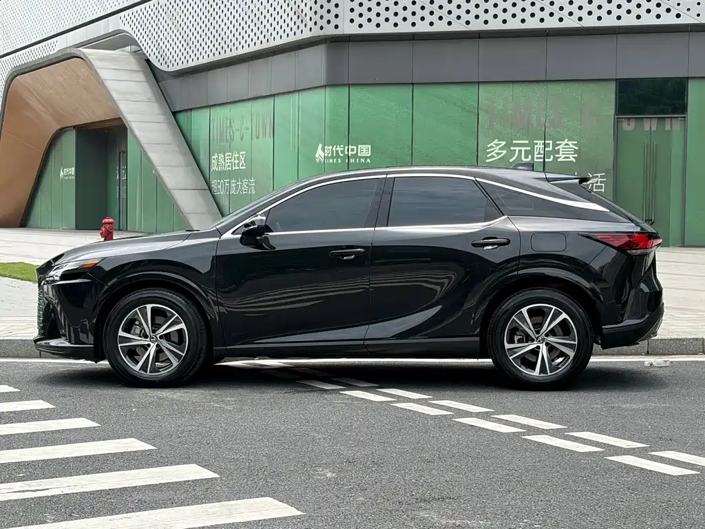 Lexus RX 2025