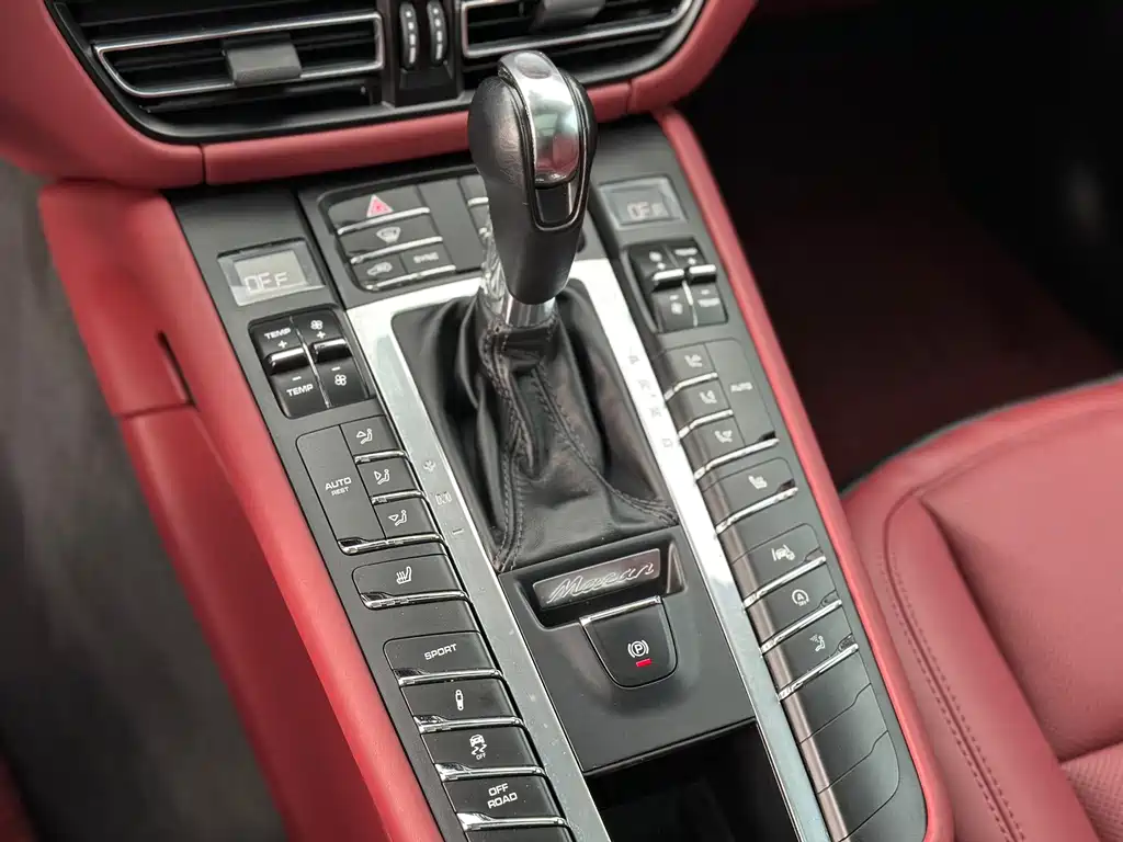Porsche Macan 2019 — фото 13