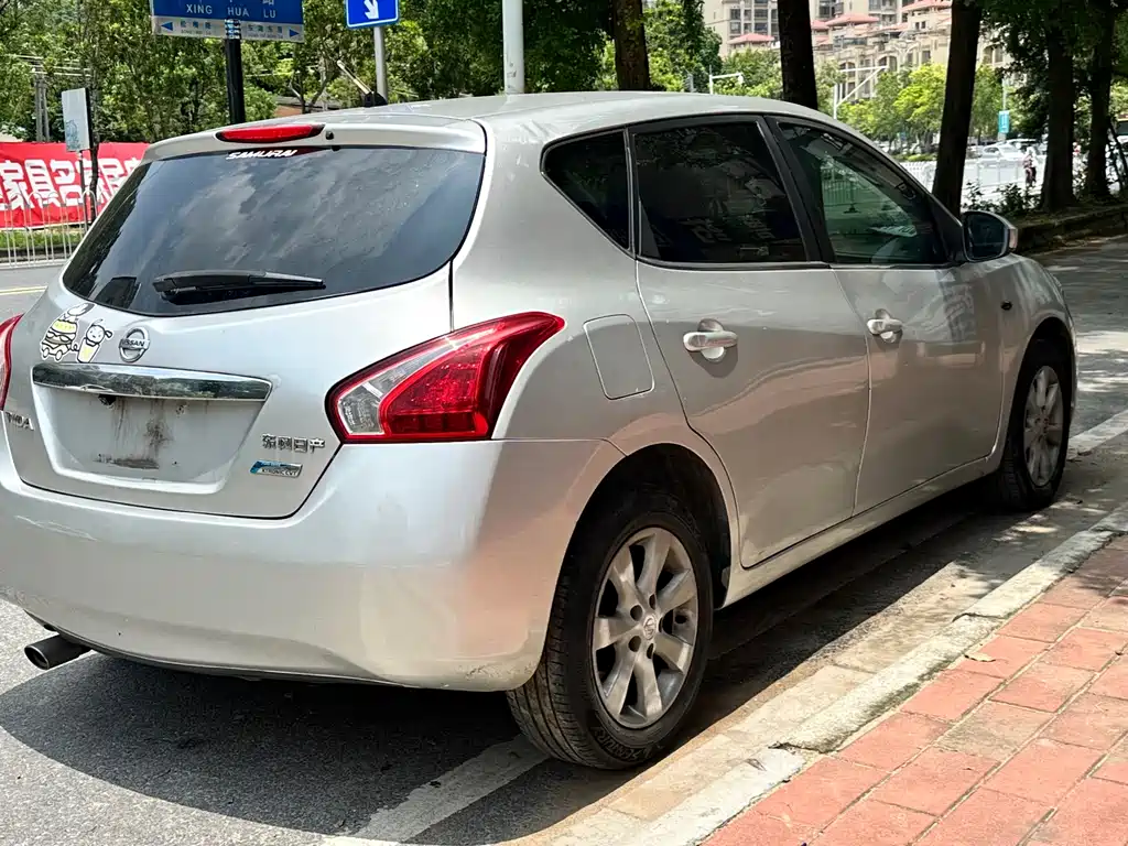 Nissan Tiida 2012