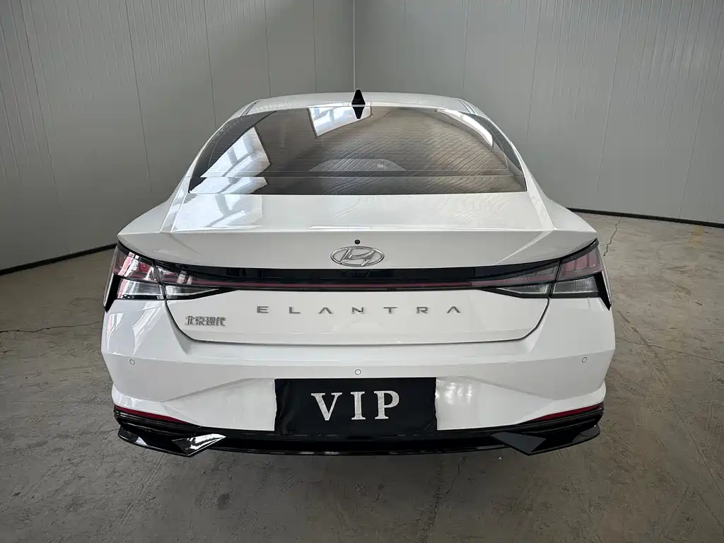 Hyundai Elantra 2023