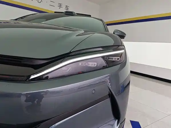 BYD Han L 2025