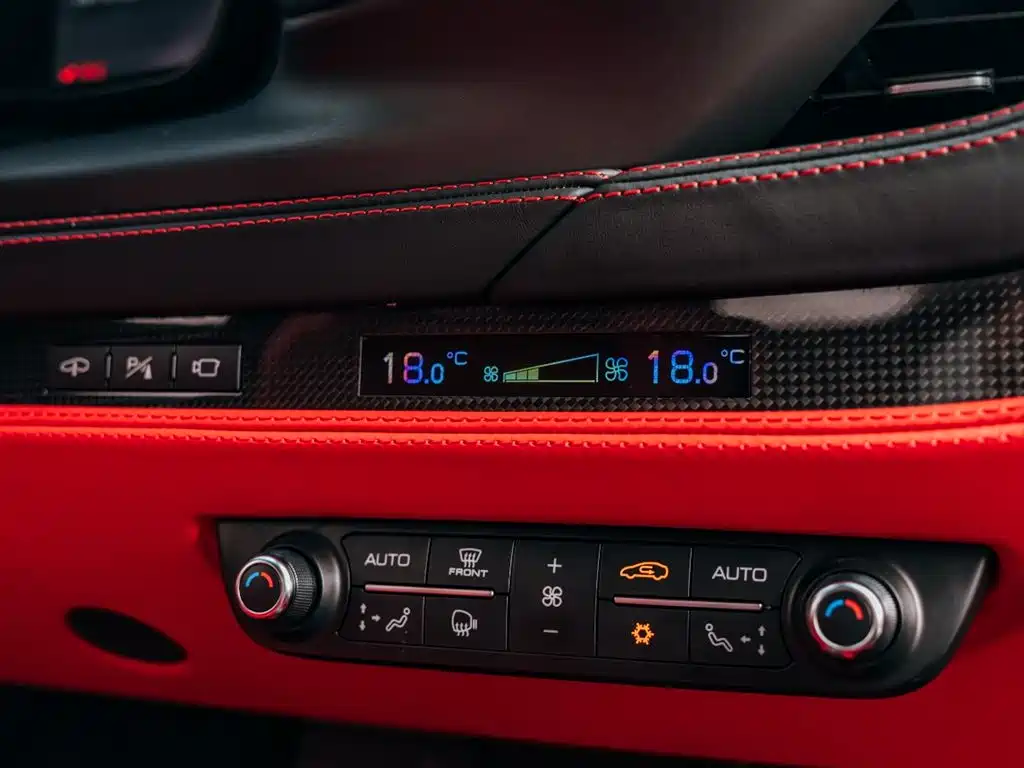 Ferrari F8 2022 — фото 12