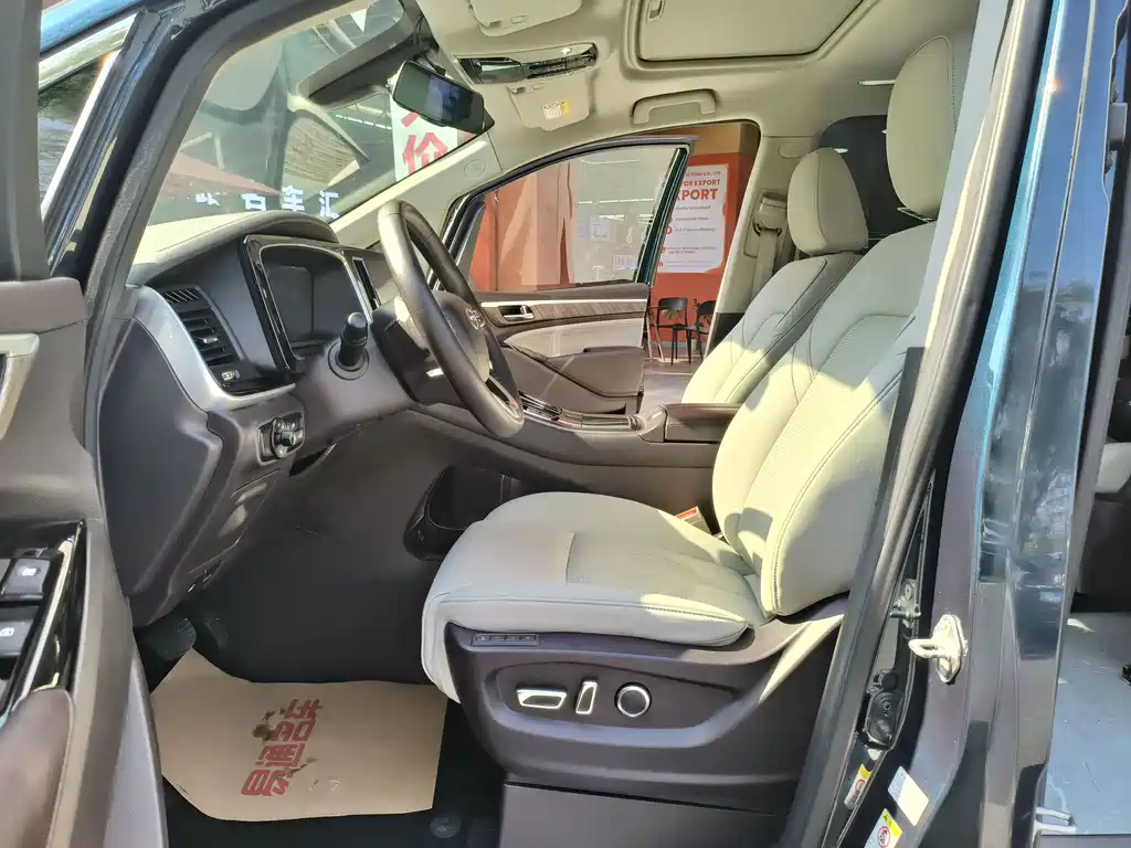 GAC Motor Trumpchi M8 2021 — фото 9