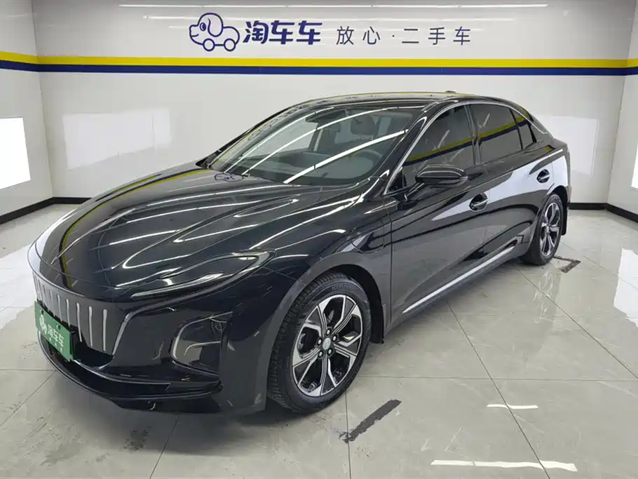 Hongqi E-QM5 2024
