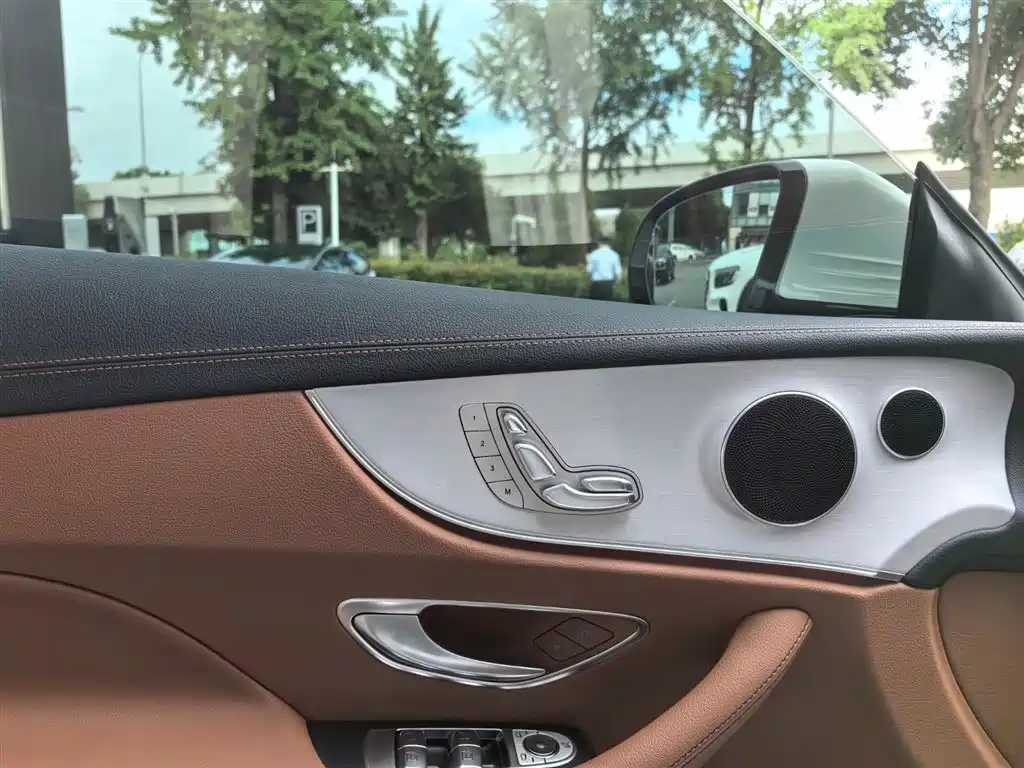 Mercedes-Benz E-Class 2021 — фото 16