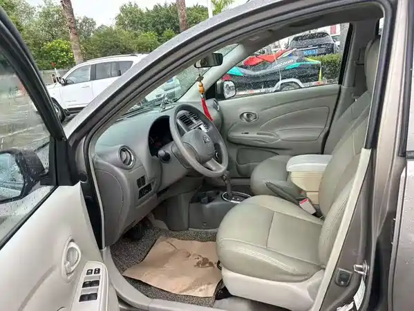 Nissan Sunny 2011