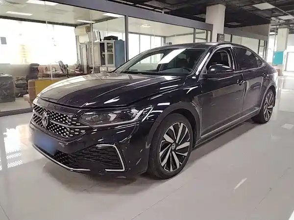 Volkswagen Passat 2023