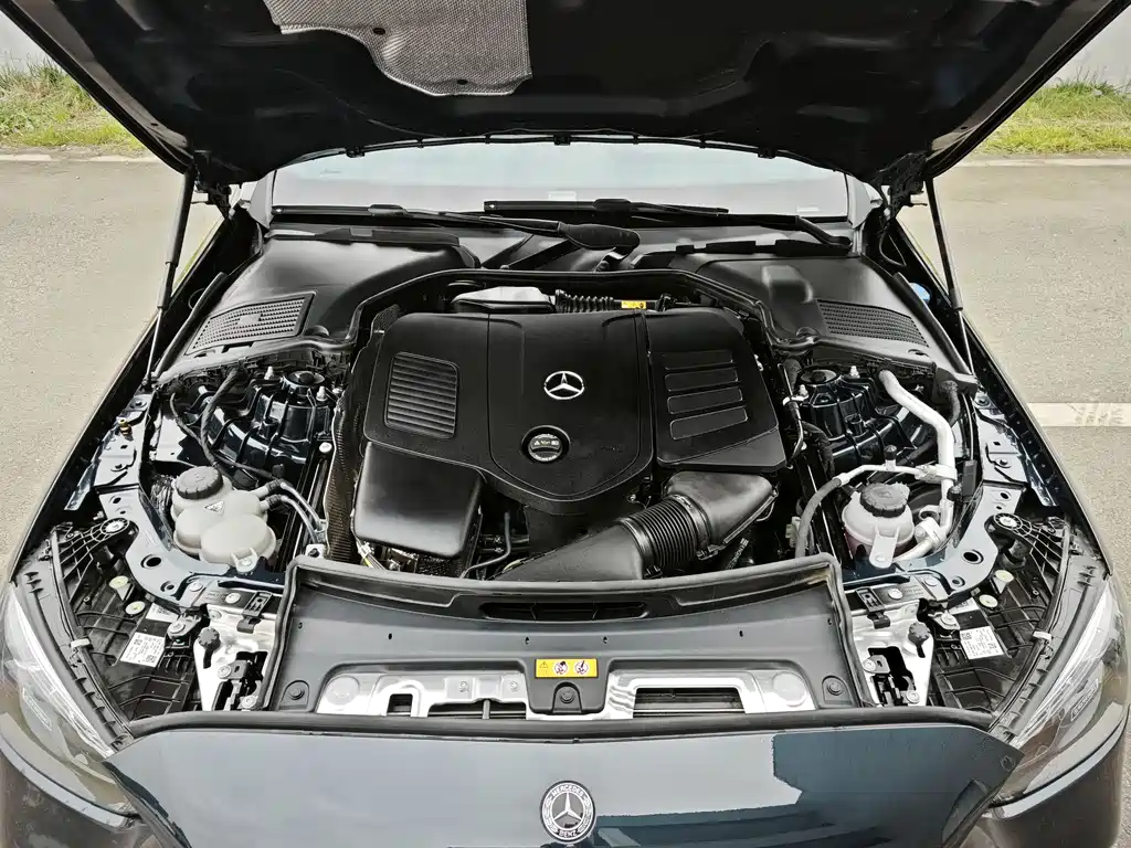 Mercedes-Benz C-Class 2024 — фото 13