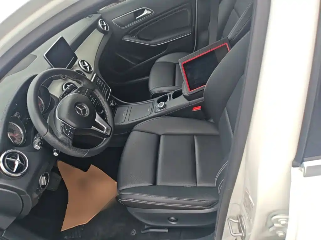 Mercedes-Benz GLA 2016 — фото 15