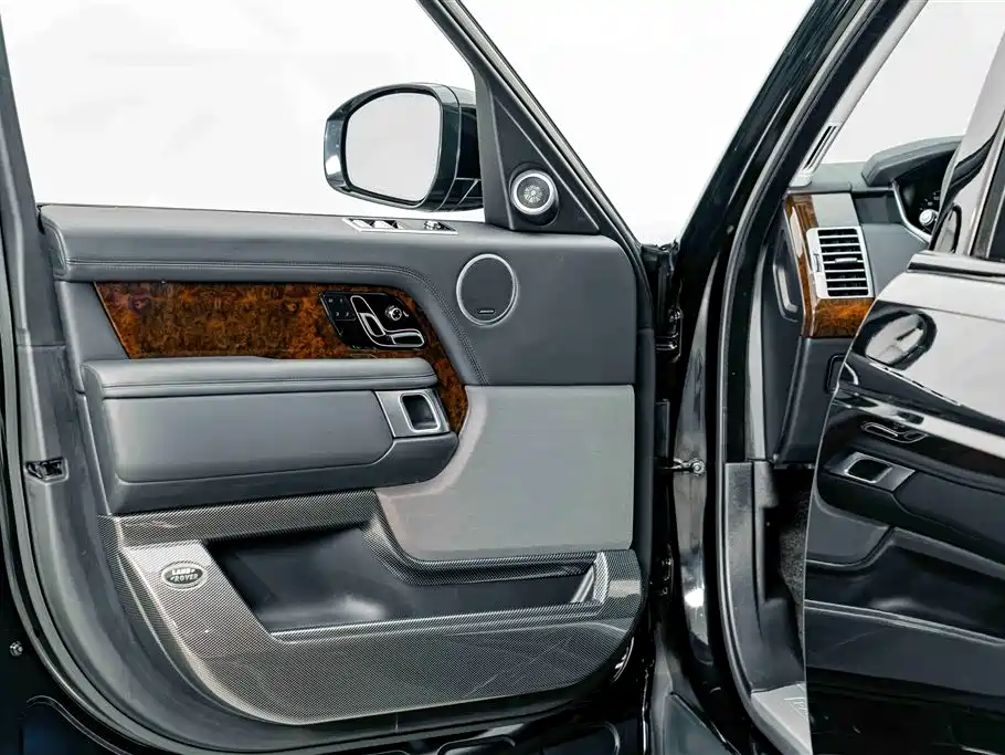 Land Rover Range Rover 2022 — фото 17